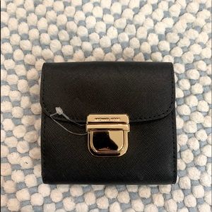 Michael kors wallet new tag , black color